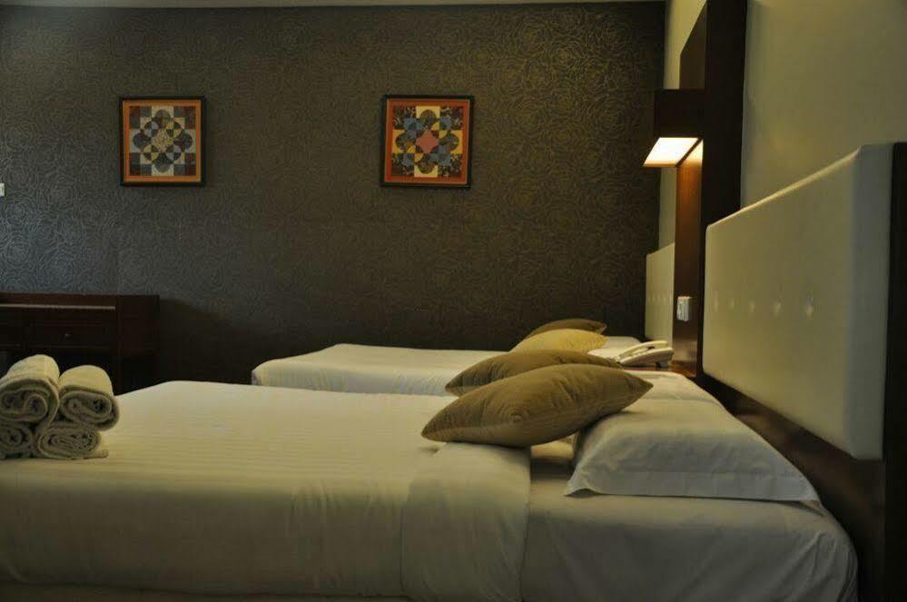D Eastern Hotel Ίπο Εξωτερικό φωτογραφία